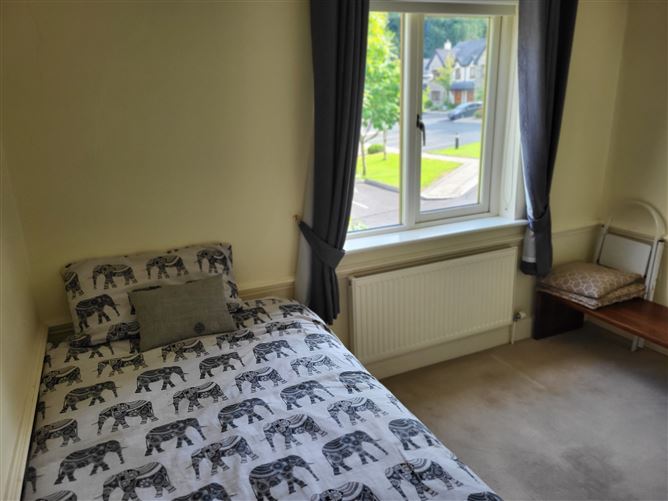 17 Lord Leitrim Court, Lough Rinn, Mohill, Leitrim