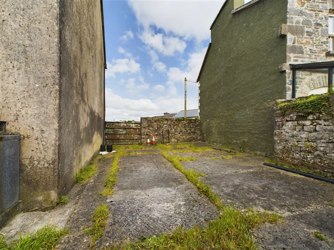 The Square, Kildysart, Co. Clare.
