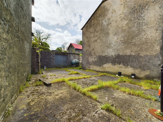 The Square, Kildysart, Co. Clare.