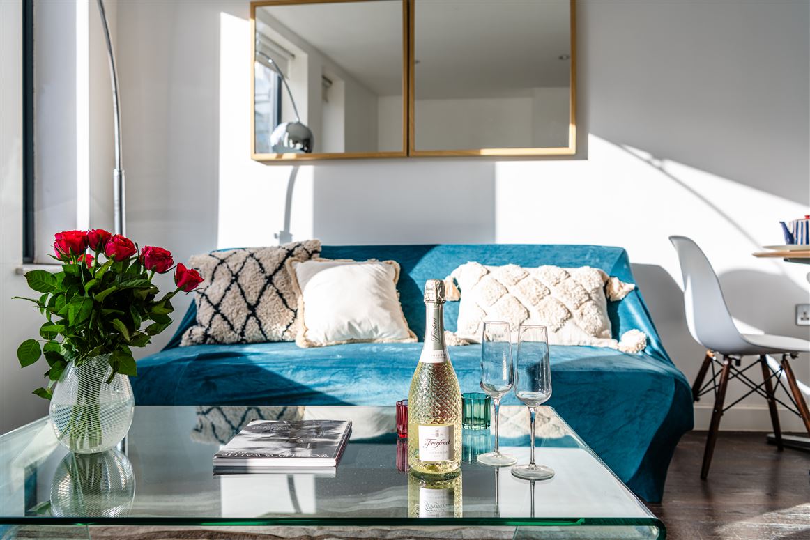 Elegant & Fine,London,Greater London,United Kingdom