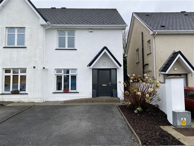 Main image for 69 Cnoc Ard, Ballina, Tipperary