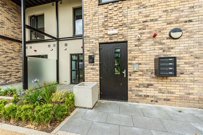 https://photos-a.propertyimages.ie/media/8/7/9/4945978/3cb7ba3c-60cd-4d8a-8ea8-689822acc667_l.jpg