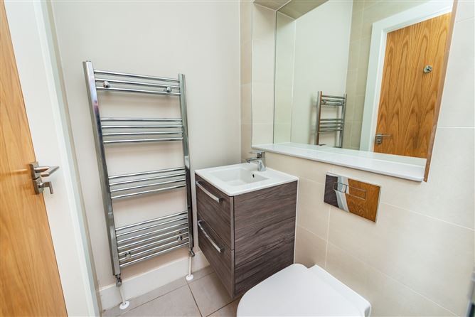 https://photos-a.propertyimages.ie/media/8/7/9/4945978/3cb7ba3c-60cd-4d8a-8ea8-689822acc667_l.jpg