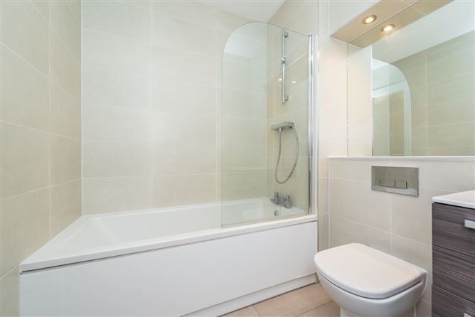 https://photos-a.propertyimages.ie/media/8/7/9/4945978/3cb7ba3c-60cd-4d8a-8ea8-689822acc667_l.jpg