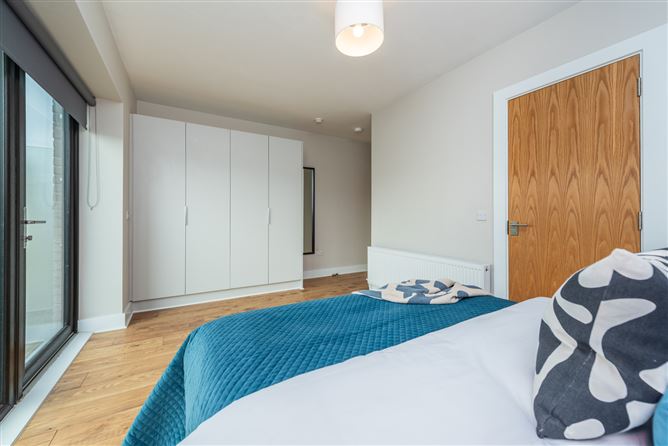 https://photos-a.propertyimages.ie/media/8/7/9/4945978/3cb7ba3c-60cd-4d8a-8ea8-689822acc667_l.jpg