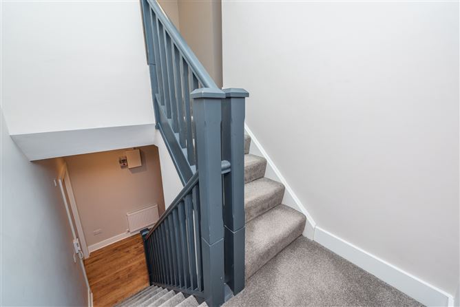 https://photos-a.propertyimages.ie/media/8/7/9/4945978/3cb7ba3c-60cd-4d8a-8ea8-689822acc667_l.jpg