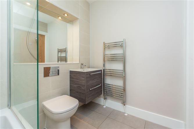 https://photos-a.propertyimages.ie/media/8/7/9/4945978/3cb7ba3c-60cd-4d8a-8ea8-689822acc667_l.jpg