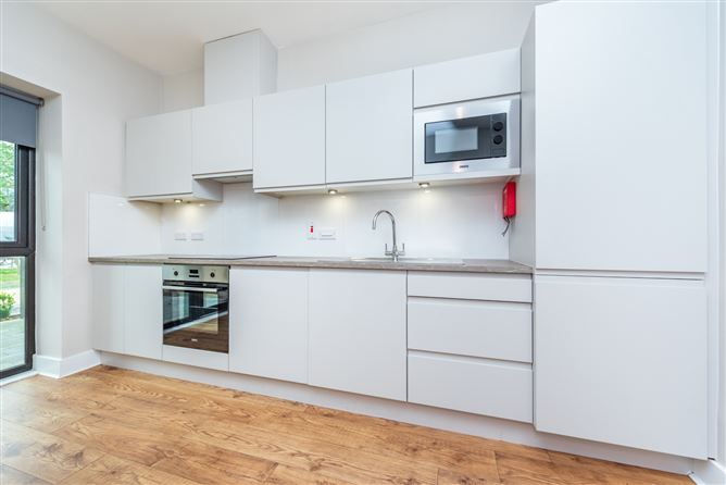 https://photos-a.propertyimages.ie/media/8/7/9/4945978/3cb7ba3c-60cd-4d8a-8ea8-689822acc667_l.jpg