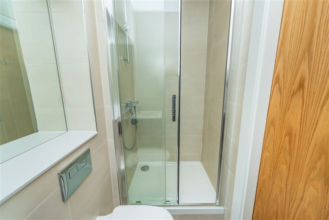 https://photos-a.propertyimages.ie/media/8/7/9/4945978/3cb7ba3c-60cd-4d8a-8ea8-689822acc667_l.jpg