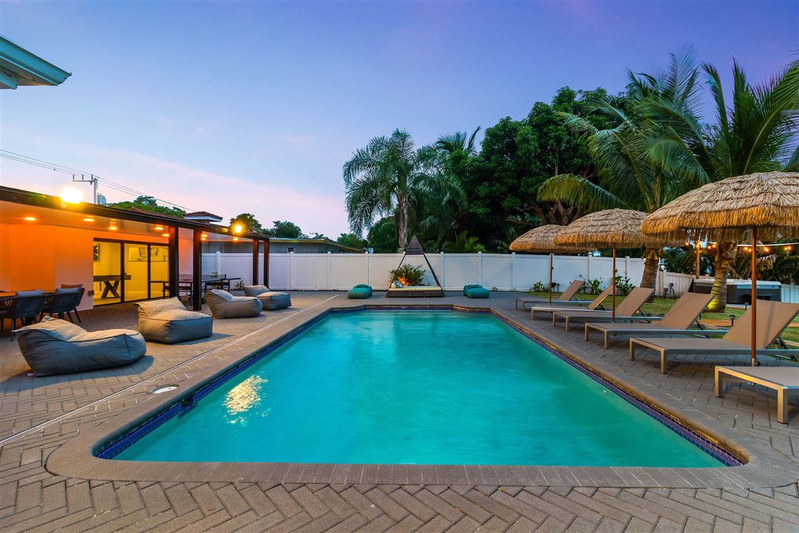 Sunlit Shores,North Miami Beach,Florida,USA