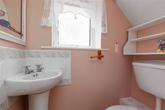 Photo 8 of 20 — 33 Castlerosse View, Baldoyle, Dublin 13