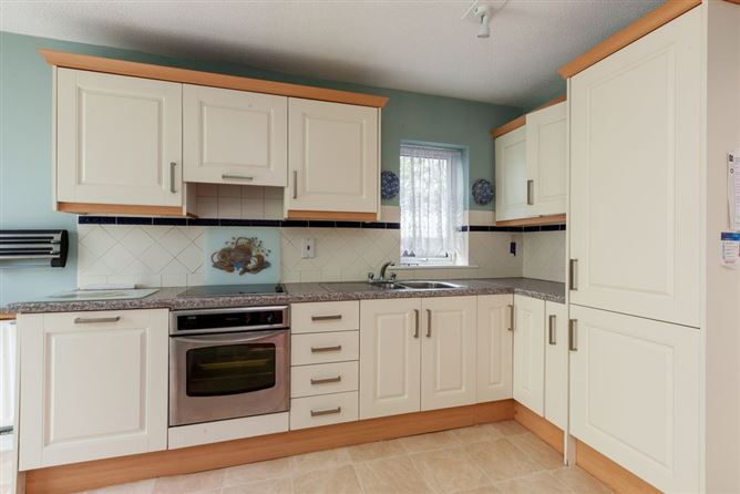Photo 5 of 20 — 33 Castlerosse View, Baldoyle, Dublin 13