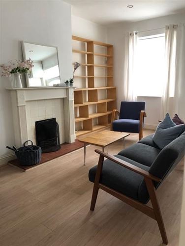 https://photos-a.propertyimages.ie/media/8/7/9/5002978/d64b0341-2a8c-4aec-9685-eebea2e3b645_l.jpeg