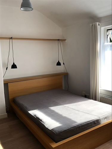 https://photos-a.propertyimages.ie/media/8/7/9/5002978/d64b0341-2a8c-4aec-9685-eebea2e3b645_l.jpeg