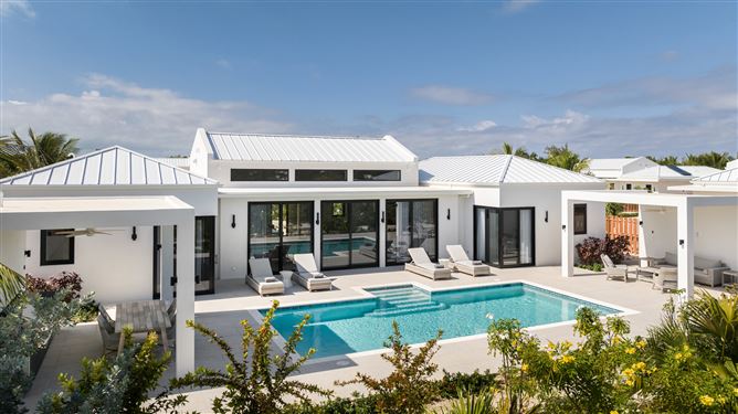 Photo 8 of 10 — Leeward & Still,Leeward Settlement,Providenciales and West Caicos,Turks and Caicos
