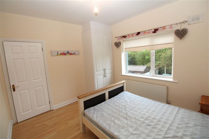 Photo 31 of 37 — 43 Mill Oaks, Drumlish, Longford