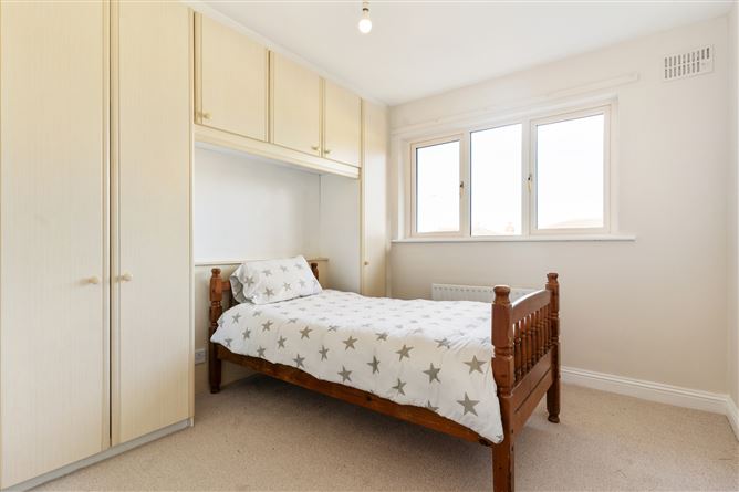 2 Belmont Grove, Galloping Green, Blackrock, Co. Dublin