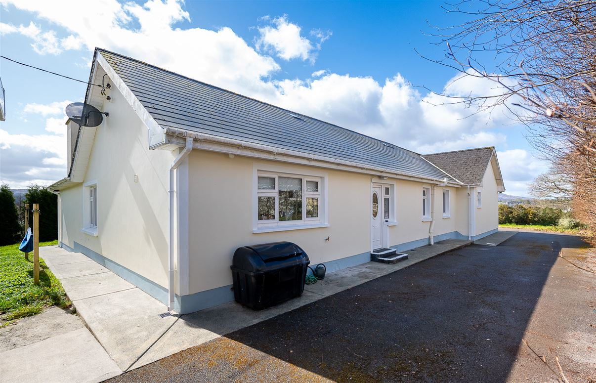 Blue Jay Lodge, Dromneavane, Kenmare, Co. Kerry Blue Jay Lodge, Dromneavane, Kenmare, Co. Kerry