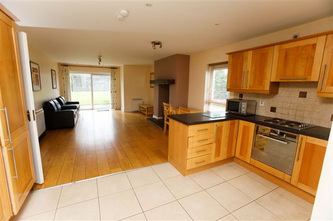 8 Crystal Fountain, Ballyseedy, Tralee, Co. Kerry