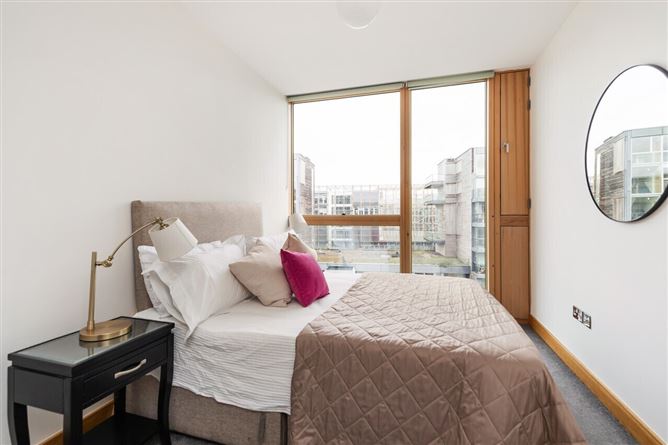 24 The Links, Elmpark Green, Merrion, Dublin 4