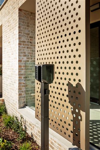 https://photos-a.propertyimages.ie/media/8/8/1/4651188/ec3e117f-5523-45bb-9d0b-4d0b14922dd1_l.jpg