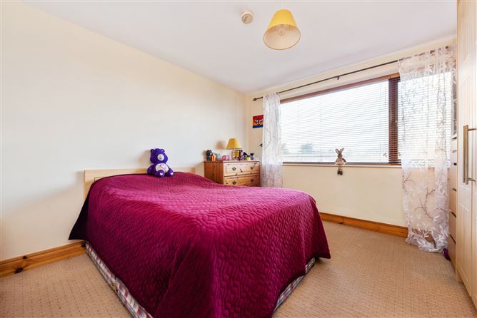 35 Castlegate Green, Adamstown, Dublin
