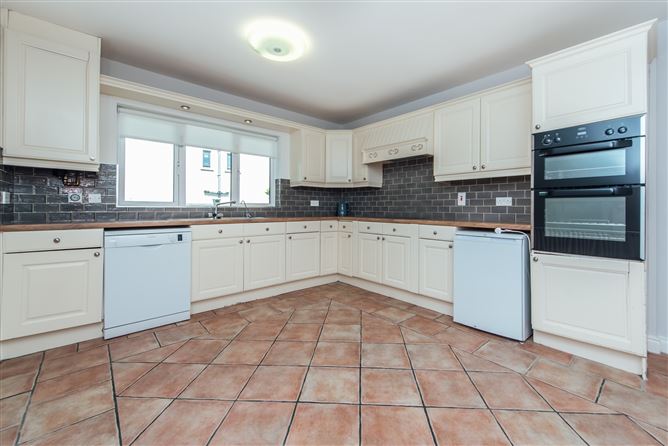 1 The Grove, Earl's Court, Kill, Kildare