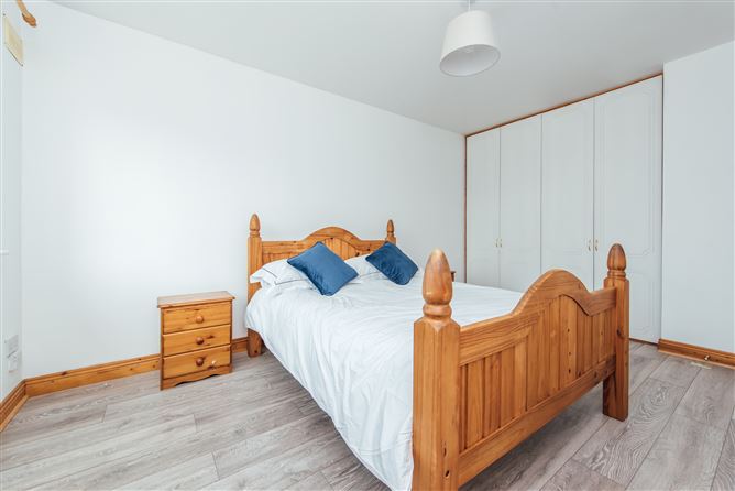 27 College Farm Glen, College Farm, Newbridge, Co. Kildare
