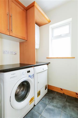 52 Ros Caoin, Roscam, Galway