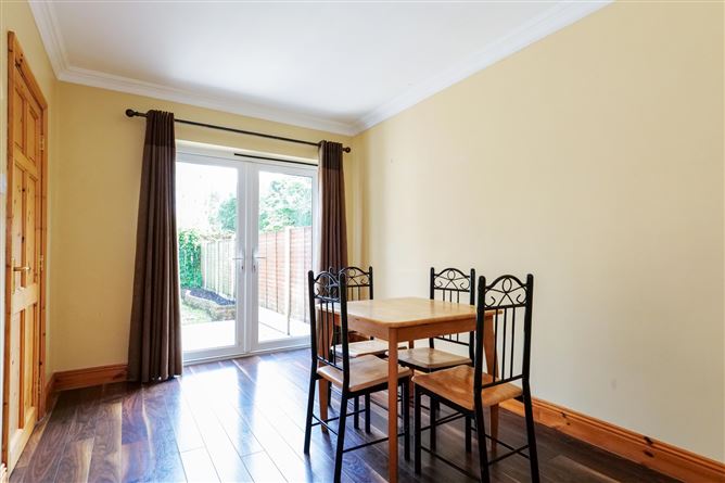 52 Ros Caoin, Roscam, Galway