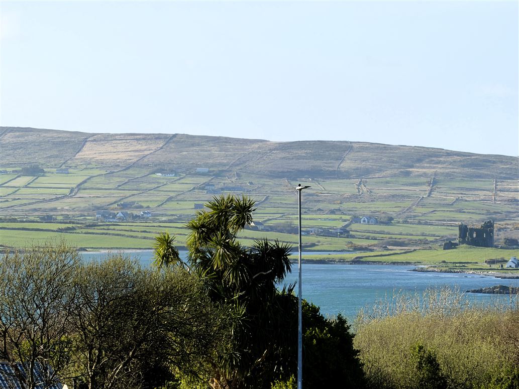 Ref 1225 - Semi Detached Cottage, Garranearagh, Caherciveen, Kerry