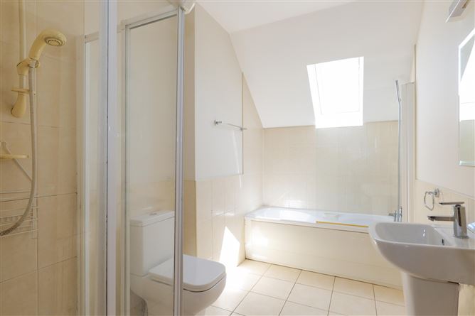 Photo 11 of 24 — 32 Leargan, Western Distributor Road, Knocknacarra, Galway