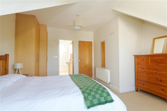 Photo 10 of 24 — 32 Leargan, Western Distributor Road, Knocknacarra, Galway