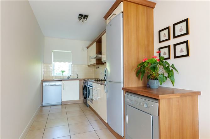 Photo 5 of 24 — 32 Leargan, Western Distributor Road, Knocknacarra, Galway