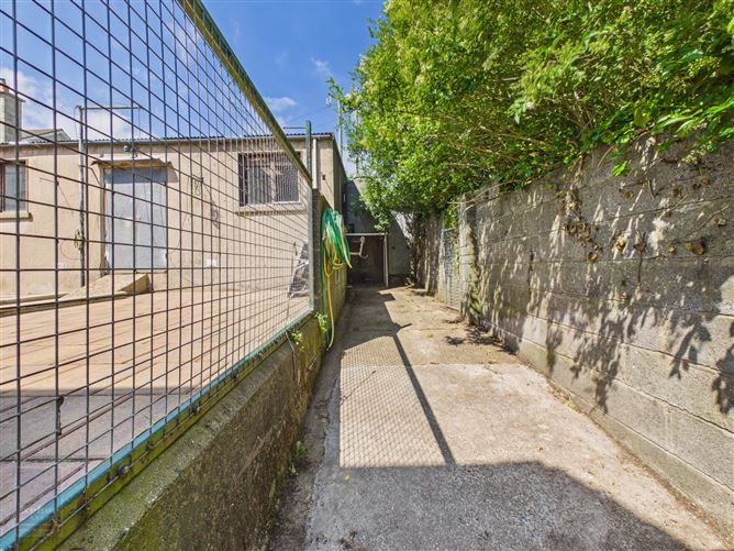 Photo 24 of 27 — No. 89 Pinewood Estate, Wexford Town, Wexford