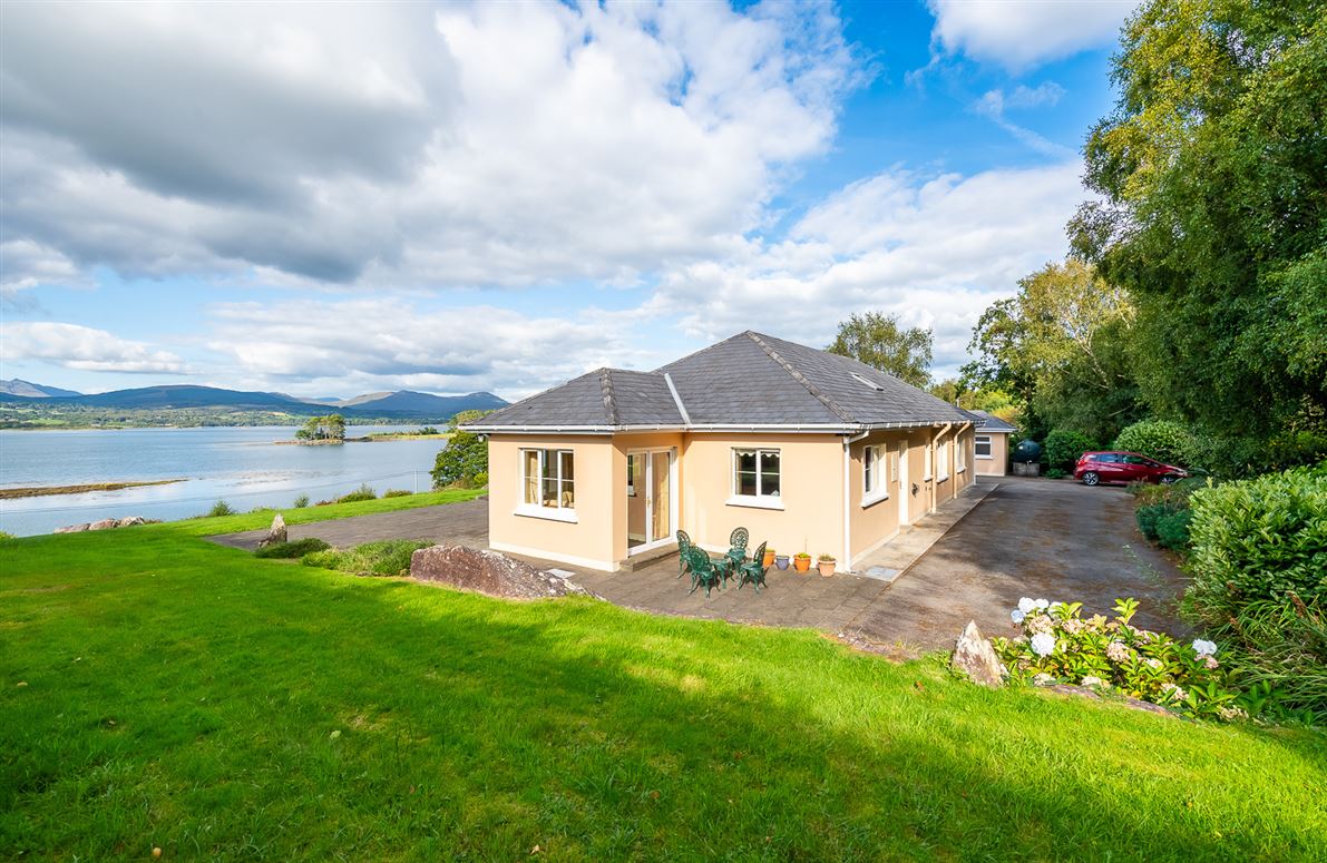 An Charraig, Dereencallaha, Dawros, Kenmare, Co. Kerry An Charraig, Dereencallaha, Dawros, Kenmare, Co. Kerry
