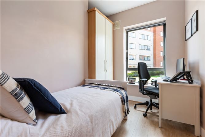 140 The Oval, Tullyvale, Cabinteely, Dublin 18
