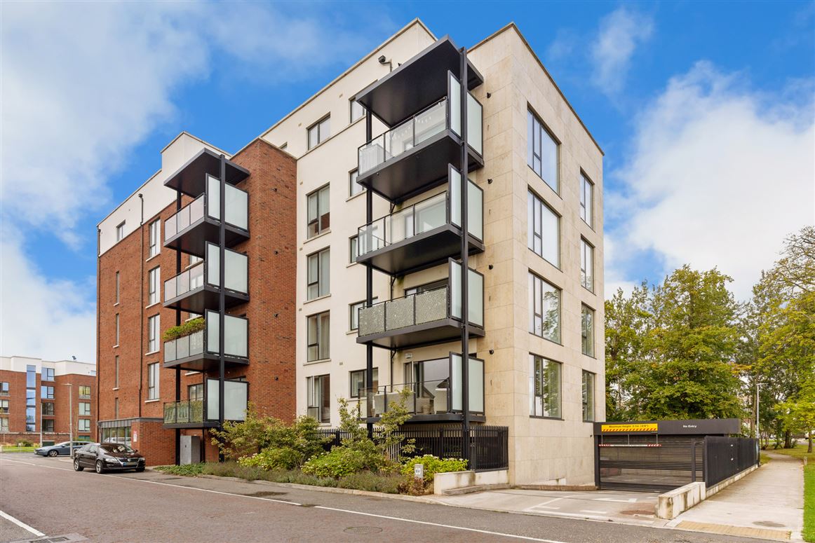 2 Sycamore Hall, Larkfield Way, Leopardstown, Dublin 18