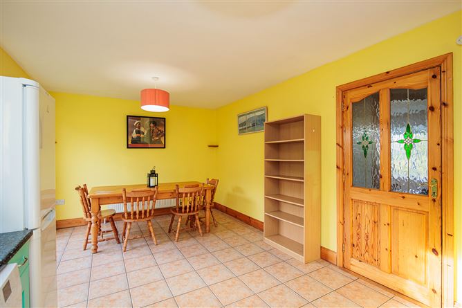 Photo 16 of 32 — 56 Mallfield, Thomastown, Kilkenny