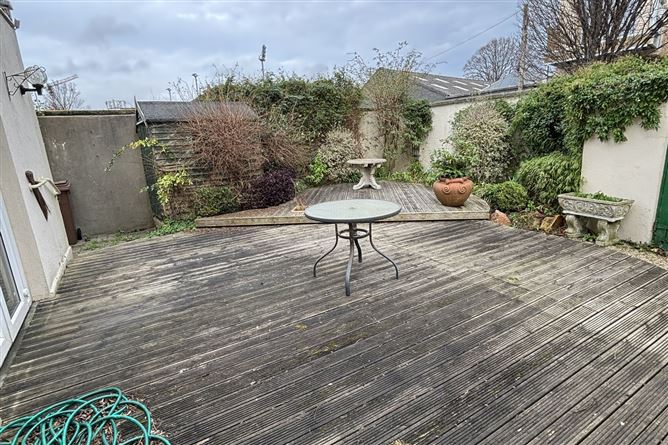 Eglinton Square, Donnybrook, Dublin 4