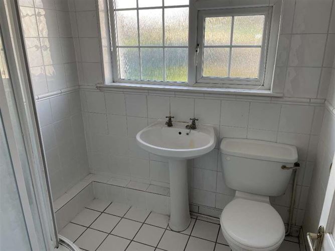 28 Dermot Hurley Estate, Youghal, Cork