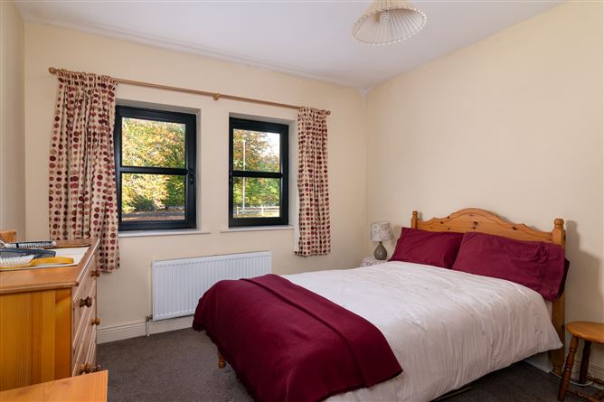 Hodson Bay, Athlone West, Roscommon