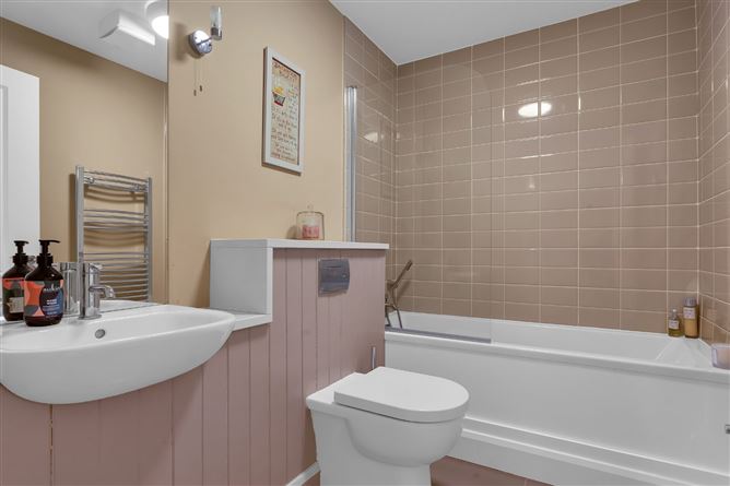 20 The Drive, Pipers Hill, Naas, Co. Kildare