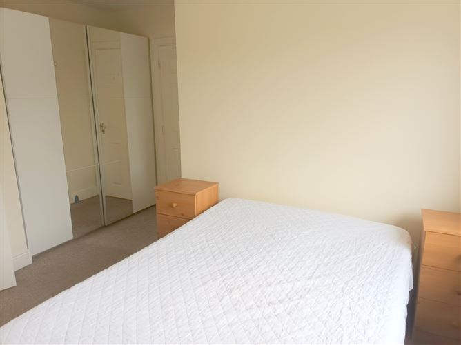 13 Dun Uisce, Cahir, Tipperary