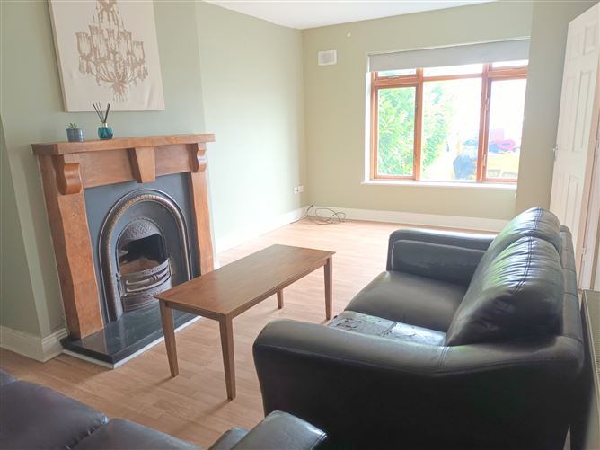 13 Dun Uisce, Cahir, Tipperary