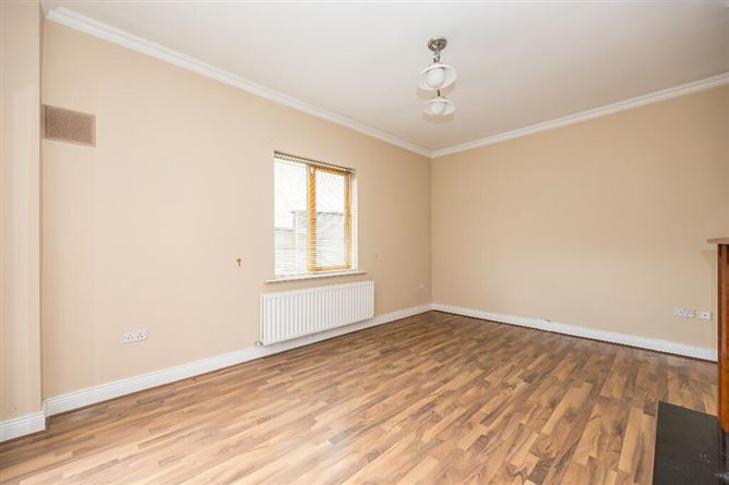 https://photos-a.propertyimages.ie/media/8/8/3/4914388/f3a3c97c-f29e-40d5-b872-75f1debb9009_l.jpg