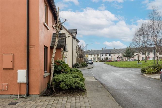https://photos-a.propertyimages.ie/media/8/8/3/4914388/f3a3c97c-f29e-40d5-b872-75f1debb9009_l.jpg