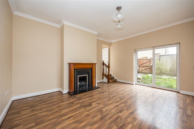 https://photos-a.propertyimages.ie/media/8/8/3/4914388/f3a3c97c-f29e-40d5-b872-75f1debb9009_l.jpg