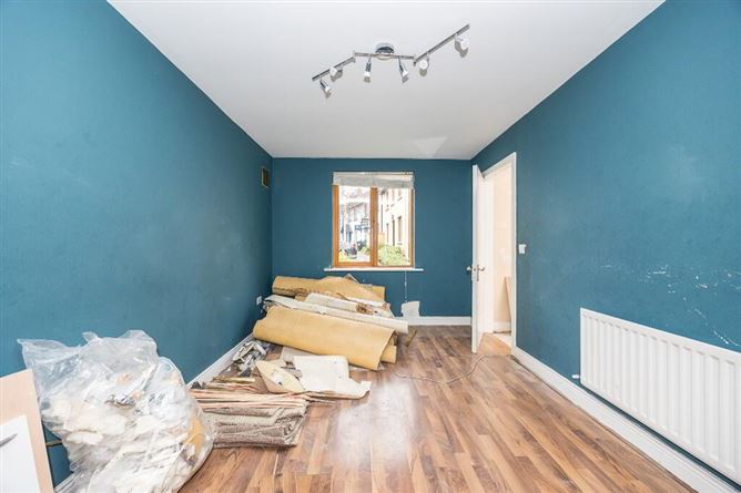 https://photos-a.propertyimages.ie/media/8/8/3/4914388/f3a3c97c-f29e-40d5-b872-75f1debb9009_l.jpg