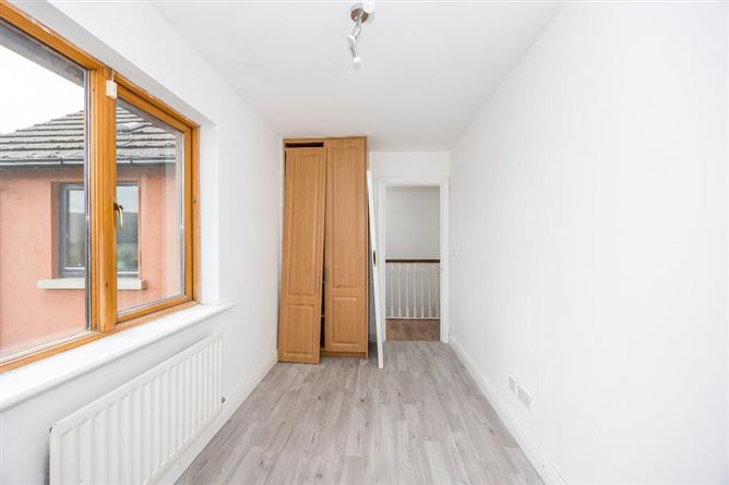 https://photos-a.propertyimages.ie/media/8/8/3/4914388/f3a3c97c-f29e-40d5-b872-75f1debb9009_l.jpg